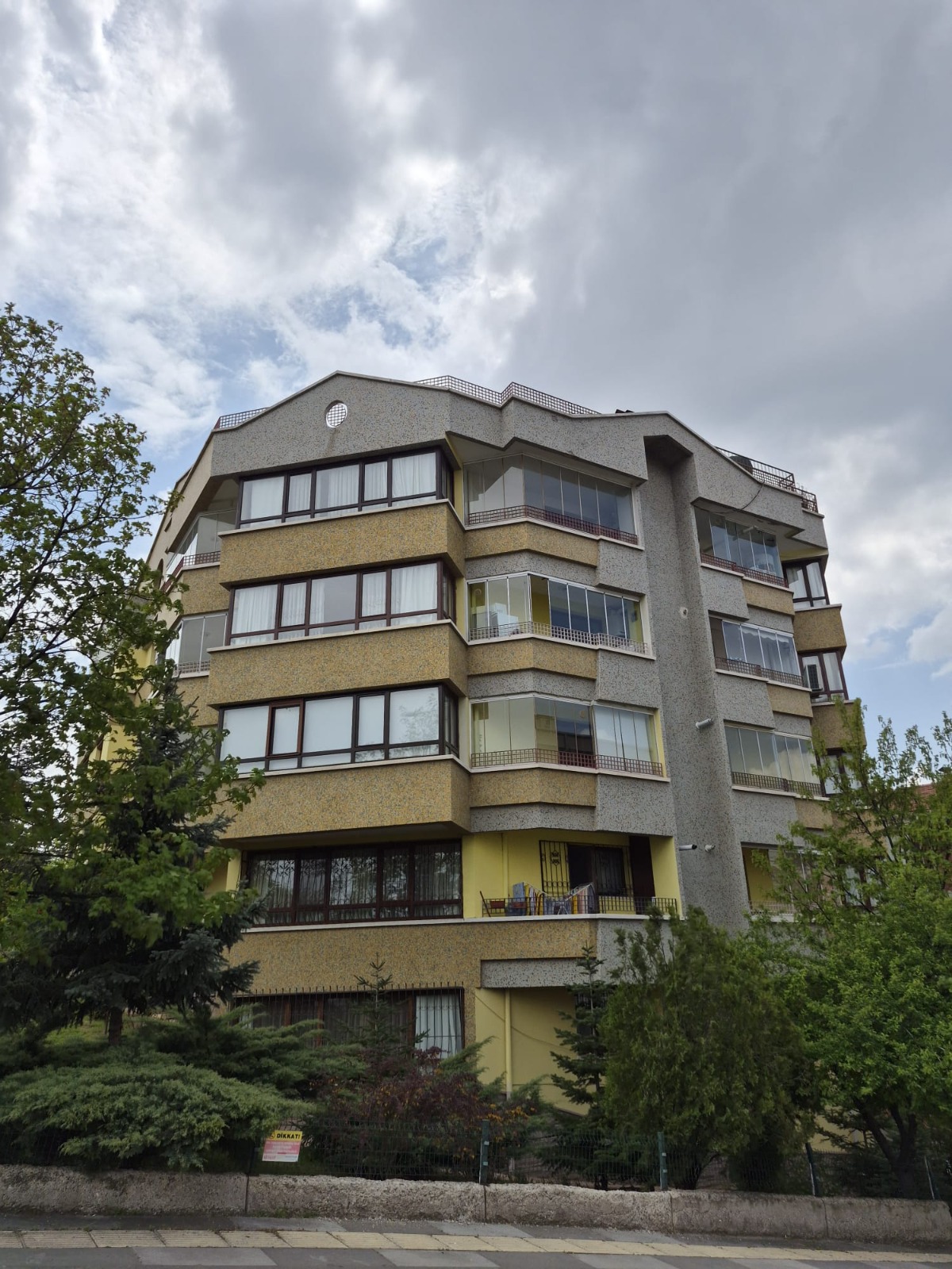 Çiğdem Apartmanı Yakın Açı Cephe