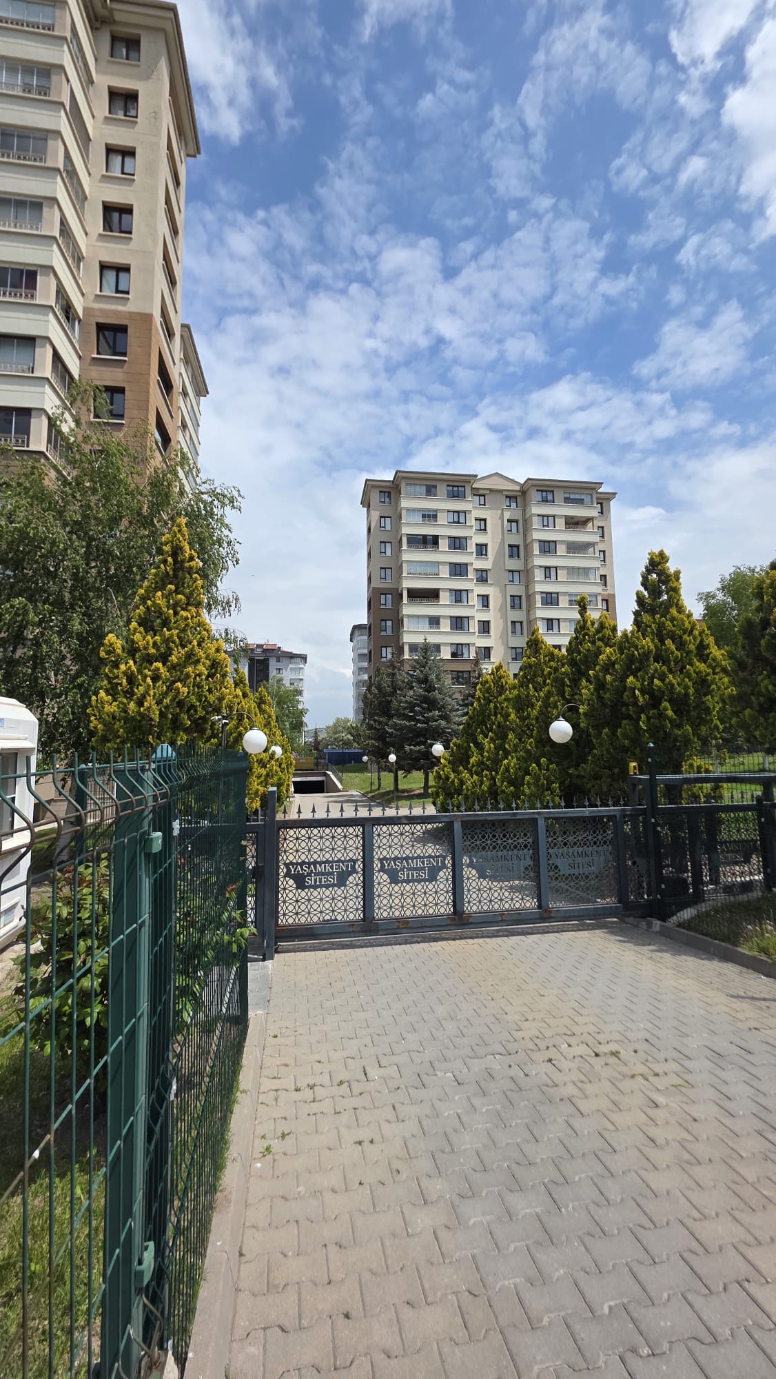 Yaşamkent Sitesi Ana Giriş Kapısı