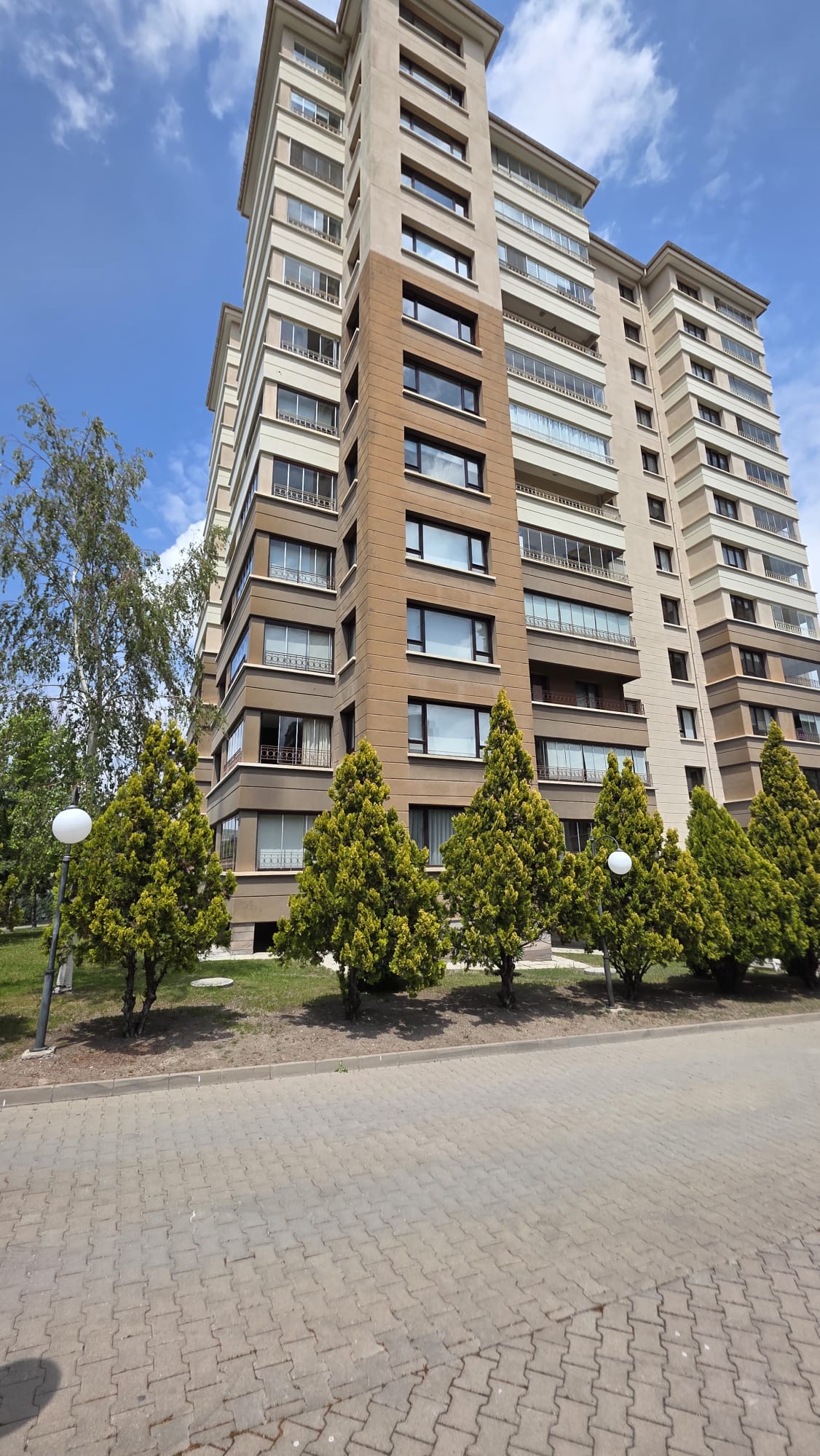 Yaşamkent Sitesi Simetrik Kule Bloğu