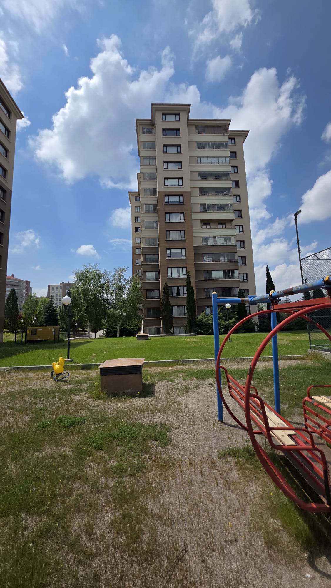 Yaşamkent Sitesi Salıncak ve Park Alanı
