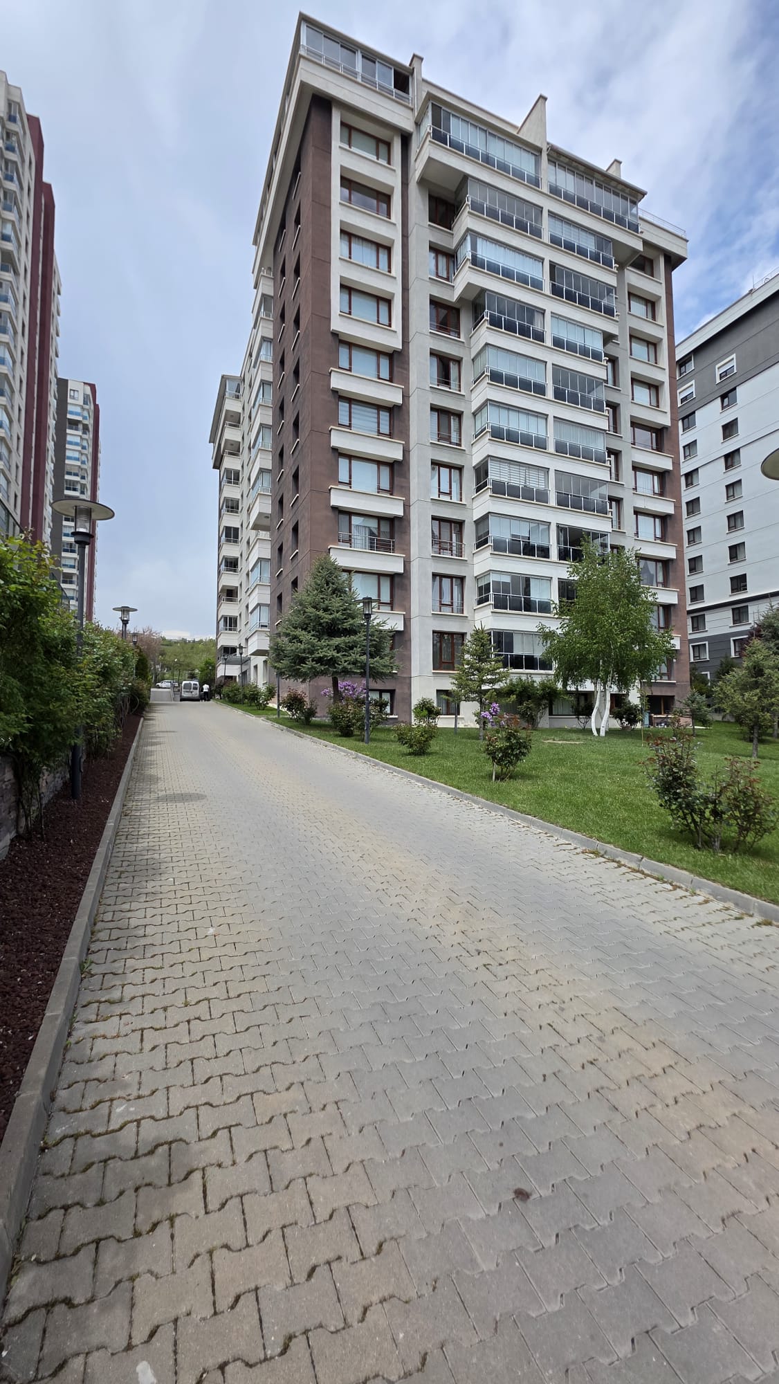 Yaz Evler Sitesi İç Parke Yolu ve Peyzaj